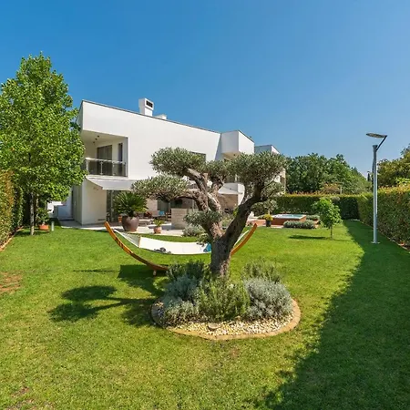 Sofia Villa Porec